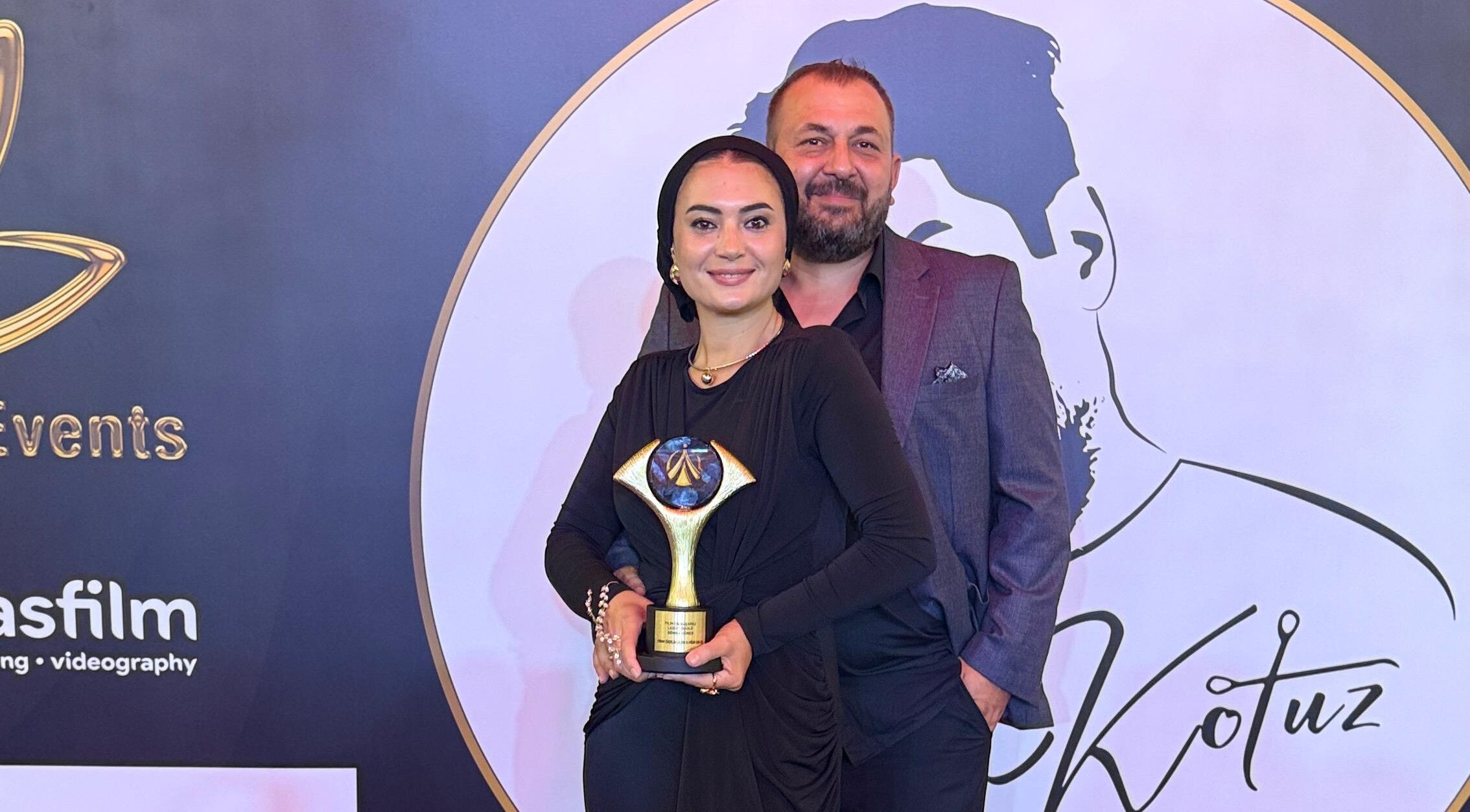 DÖNİSS DÖNER'İN BAŞARI ÖDÜLÜNÜ PINAR & UĞUR GELİN ÇİFTİ ALDI