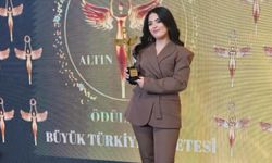 SEMA ÖĞRETMEN ALTIN MELEK ÖDÜLÜNÜ ALDI
