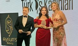 GÜZELLİK SEKTÖRÜNÜN SEVİLEN İSMİ GECEDEN ÖDÜLLE AYRILDI