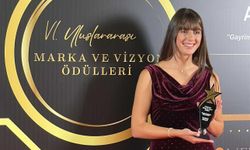 DİYABET DİYETİSYENİ SERRA MURAT'A MARKA VE VİZYON ÖDÜLÜ