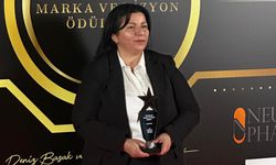 AYŞE OKAY'IN GÜÇLÜ KALEMİNE MARKA VE VİZYON ÖDÜLÜ