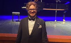 TÜRK OPERASININ EFSANE İSMİ TENOR SEDAT CAN ÖZTOPRAK OPERANIN KALBİ VİYANA'DA DÜNYA PRÖMİYERİNDE BAŞROLDE