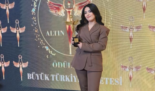 SEMA ÖĞRETMEN ALTIN MELEK ÖDÜLÜNÜ ALDI