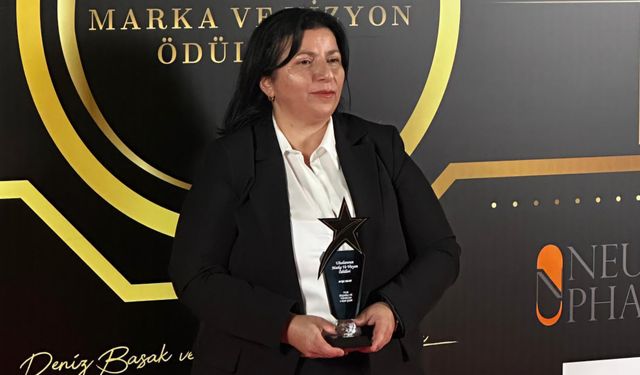 AYŞE OKAY'IN GÜÇLÜ KALEMİNE MARKA VE VİZYON ÖDÜLÜ