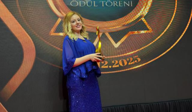 YILIN UZMAN PSİKOLOĞU ÖDÜLÜ FARAH'A VERİLDİ