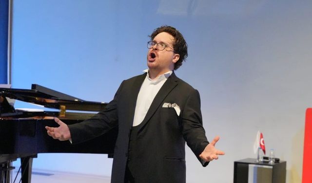 DÜNYACA ÜNLÜ TÜRK TENOR SEDAT CAN ÖZTOPRAK 29.AVRASYA EKONOMİ ZİRVESİ'NDE VERDİĞİ MUHTEŞEM KONSER İLE GECEYE DAMGA VURDU