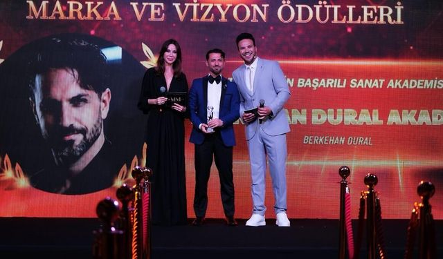 BERKEHAN DURAL SANAT AKADEMİSİ GECEDEN ÖDÜLLE AYRILDI