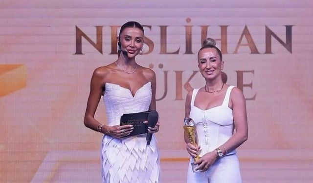 NESLİHAN BÜKRE'YE ULUSLARARASI BAŞARI VE KARİYER ÖDÜLLERİ’NDE BÜYÜK ONUR