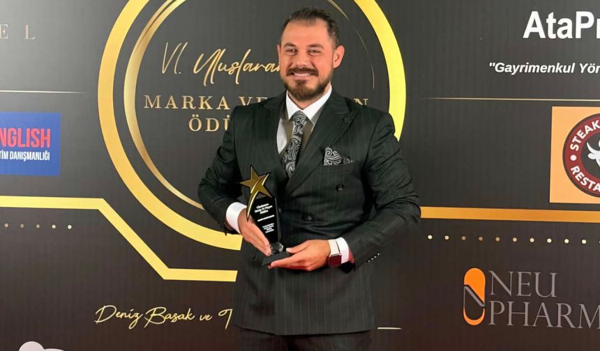 ÖDÜL ALAN AHMET MERİH ÇELİK ŞEHİTLERİ UNUTMADI