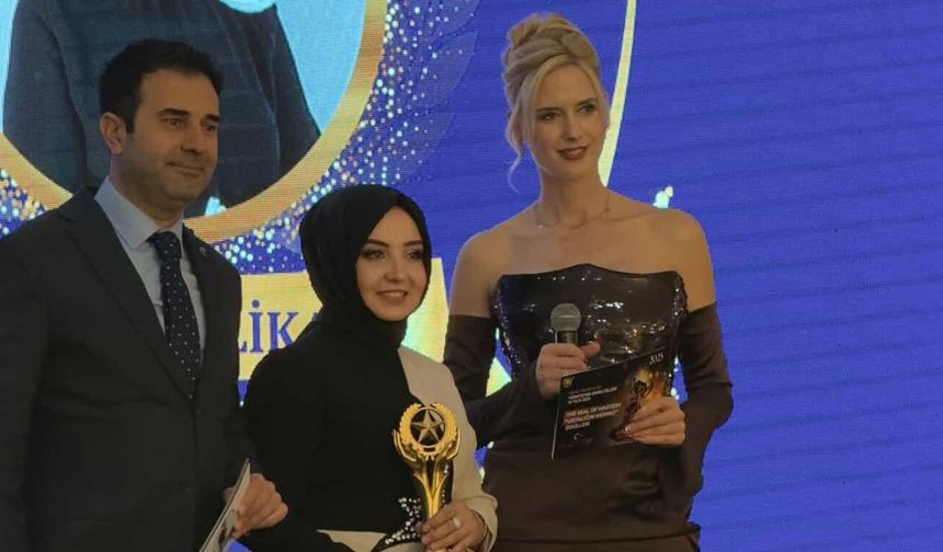 HACER ÖZDELİKARA'YA BİR ÖDÜL DAHA