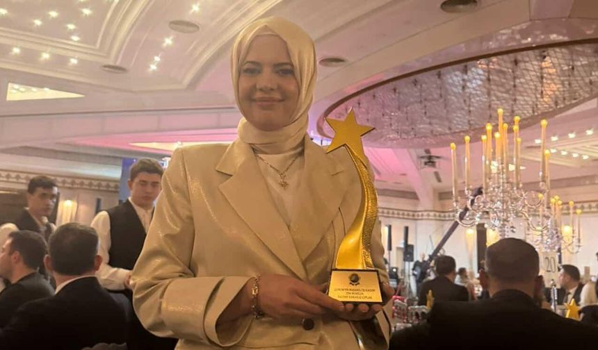 FADİME KARAKAŞ ÇORUM'A ALTIN KALİTE ÖDÜLÜ İLE DÖNDÜ